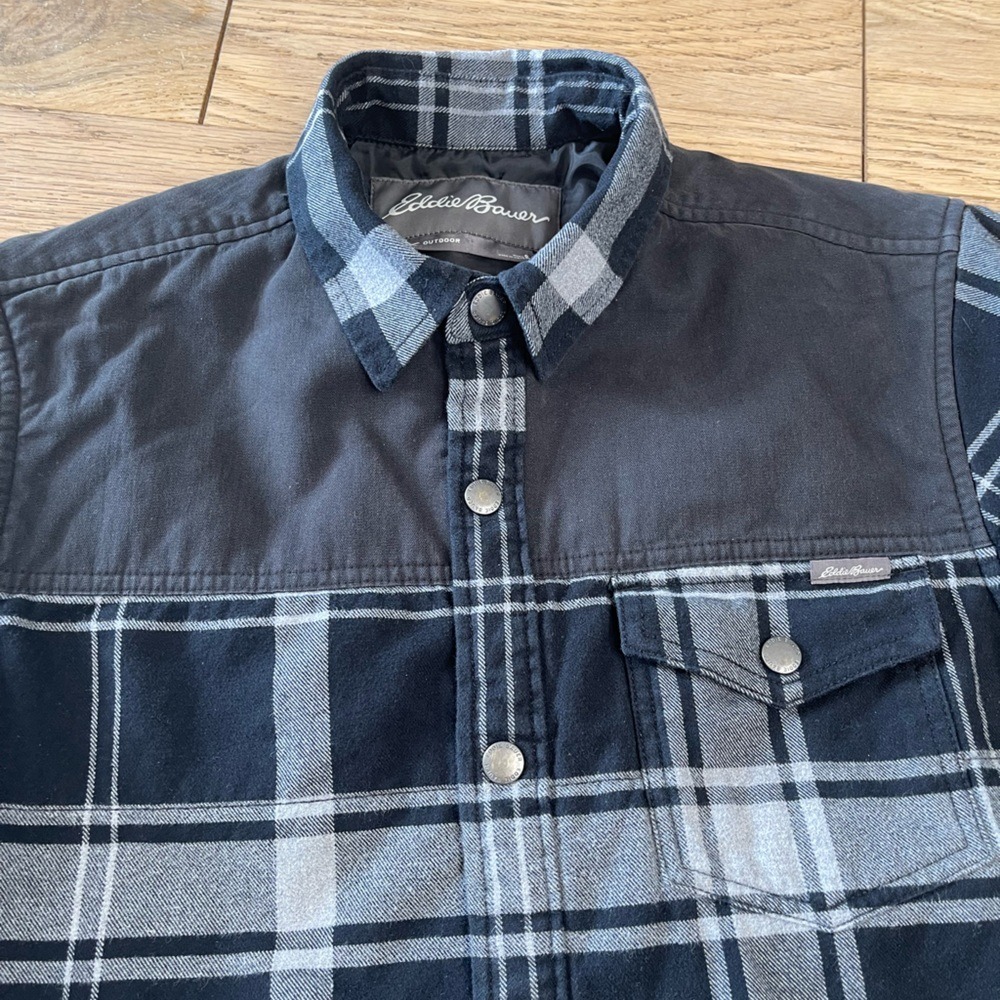 Eddie Bauer Small Black Grey Plaid Insulated Flannel Shirt Jacket Outdoor (1097)